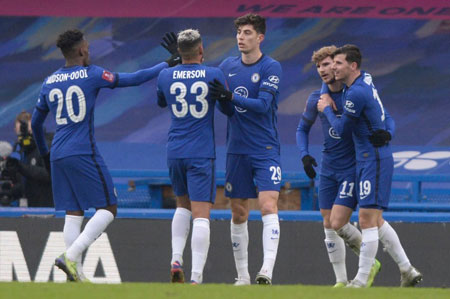 楚阿梅尼：我更喜欢踢6号位；阿隆索经常就后腰位置指导我（楚阿梅尼：我偏爱踢6号位，阿隆索常就后腰角色指点我）