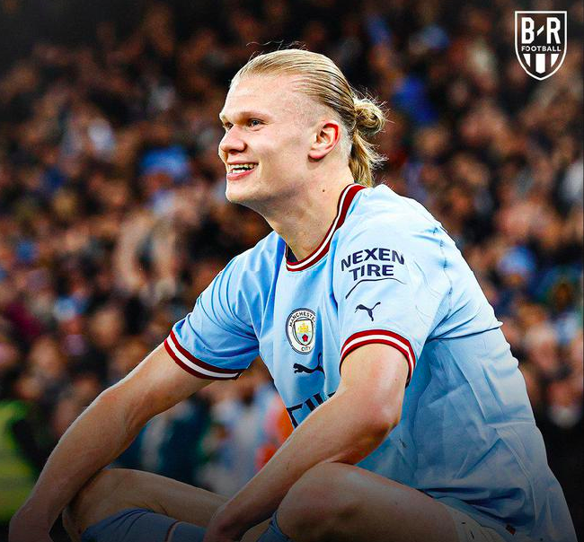 记者：申花今天下午飞赴天津，于汉超、戴伟浚等人随队出征（记者称申花今日下午启程赴津，于汉超、戴伟浚等球员随队出征）