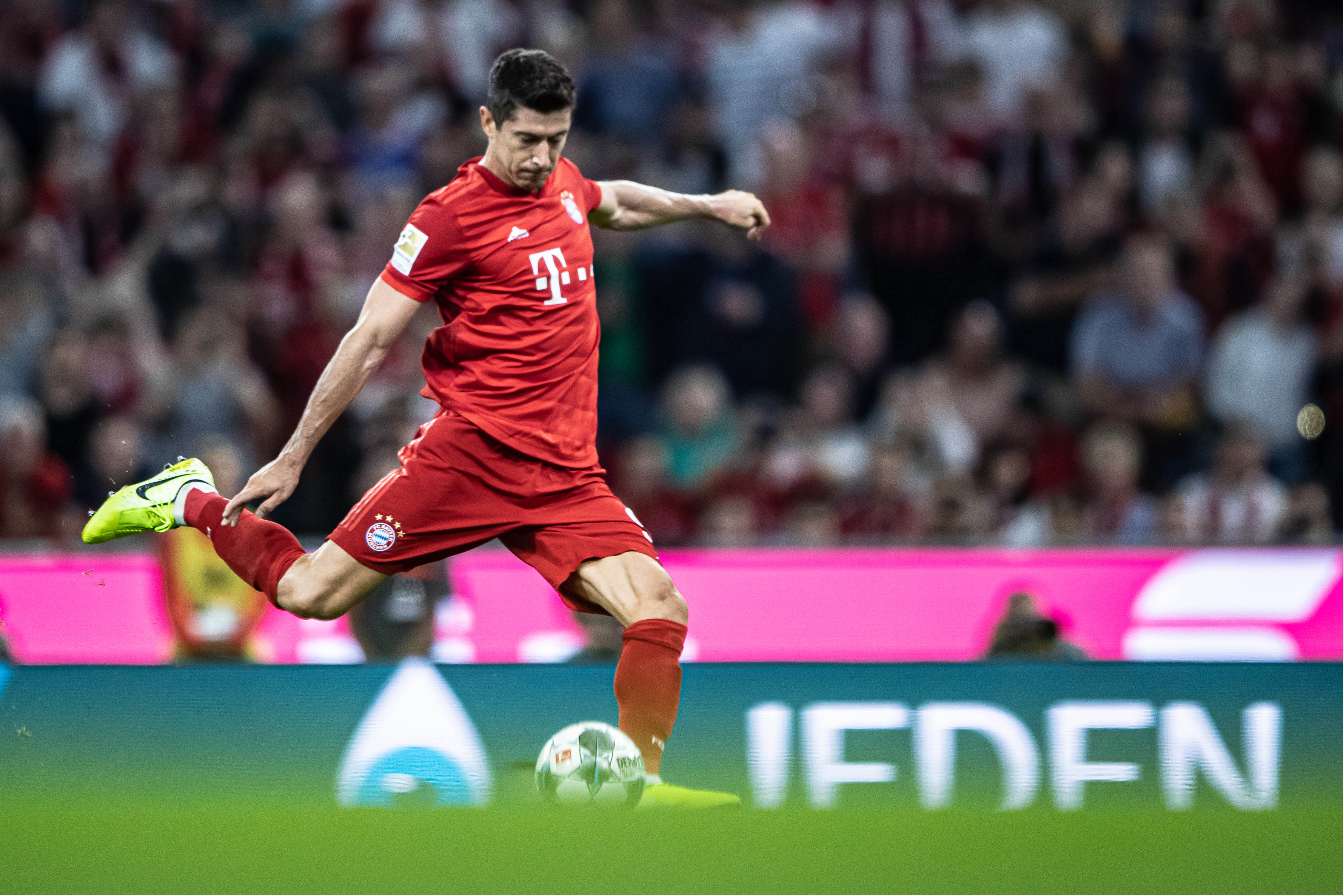 法尔克：利物浦领跑格伊争夺战，拜仁目前优先与于帕续约（法尔克：利物浦领先格伊竞逐，拜仁优先推进与于帕续约）