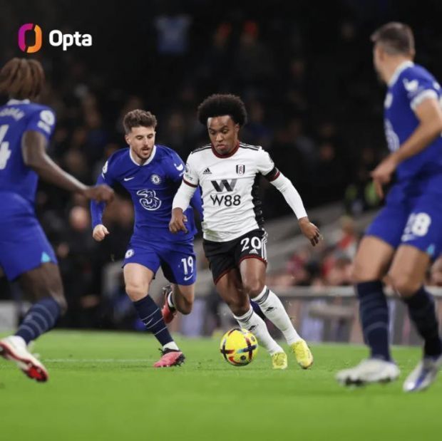 官方：多特与34岁第二门将亚历山大-迈尔续约至2027年（多特官宣：34岁替补门将亚历山大-迈尔续约，合同至2027年）