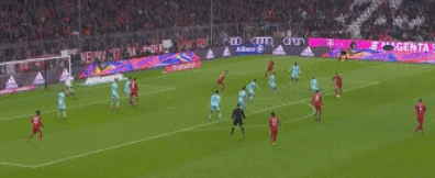 罗马3-1客胜克雷莫内塞登顶意甲，苏莱、埃文-弗格森、利马破门（罗马客场3-1击退克雷莫内塞登顶意甲榜首，苏莱、埃文-弗格森、利马相继建功）